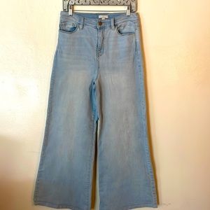 High rise,wide leg, flare Eva Mendes jeans. Size 8